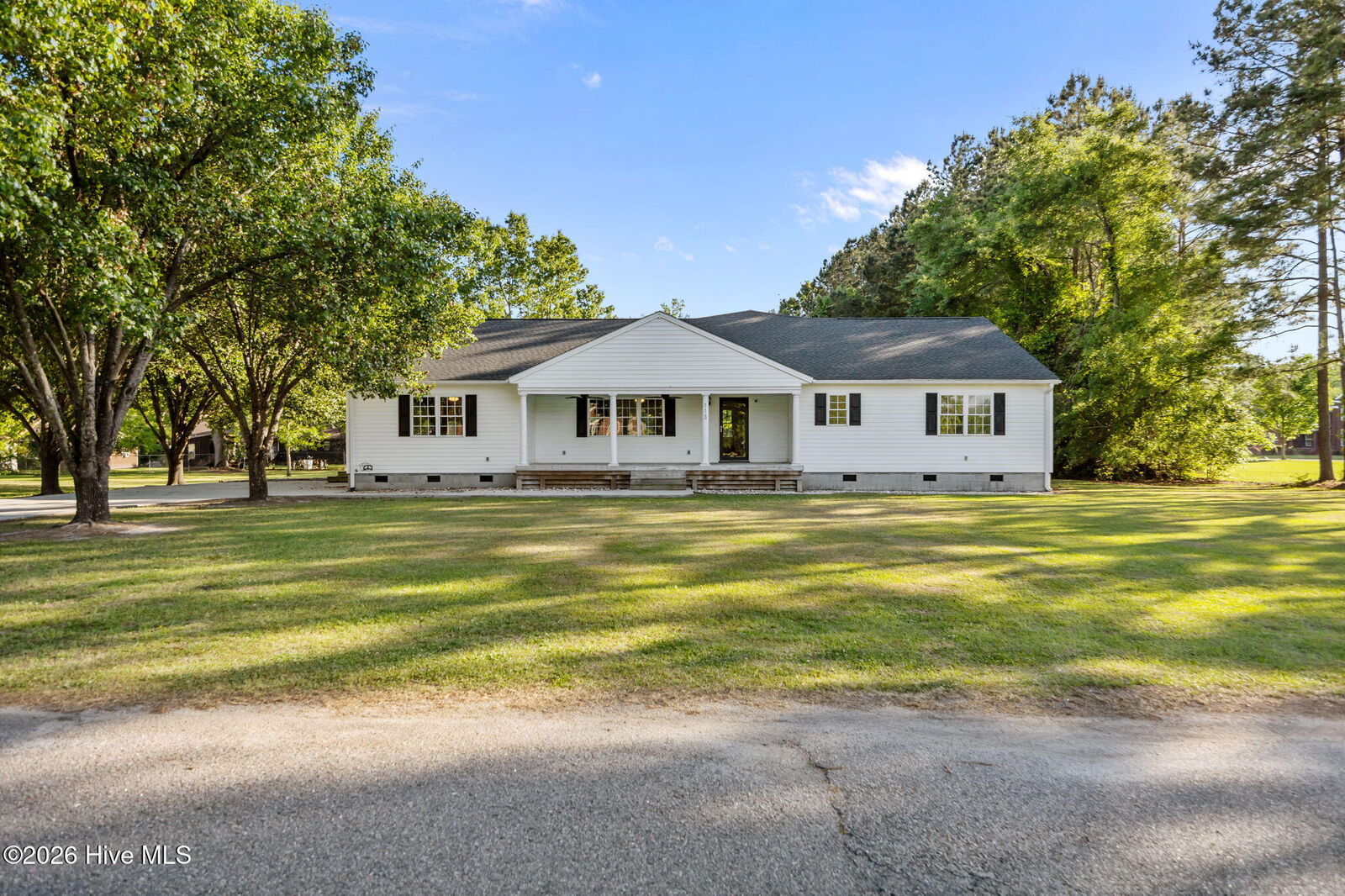Property Photo:  113 Stuart Avenue  NC 28450 