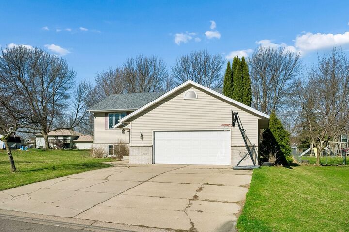 Property Photo:  513 4th Street SW  MN 55376 