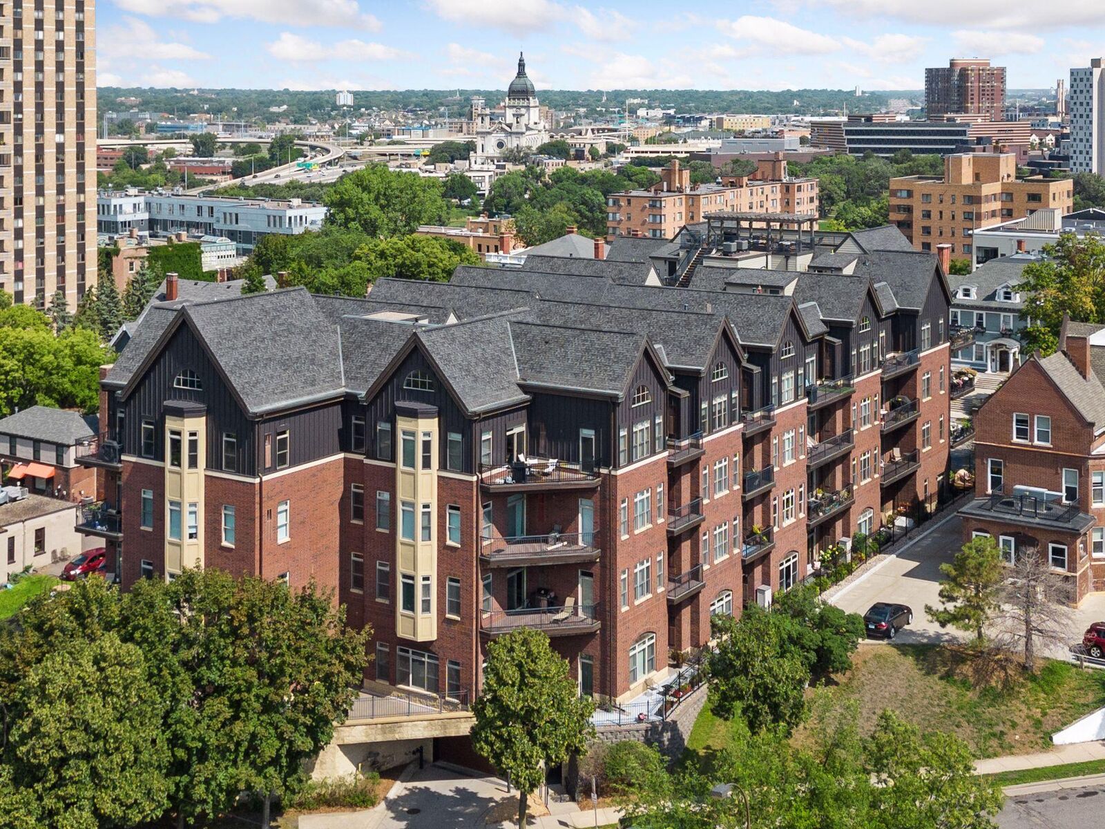 Property Photo:  301 Clifton Avenue 3D  MN 55403 