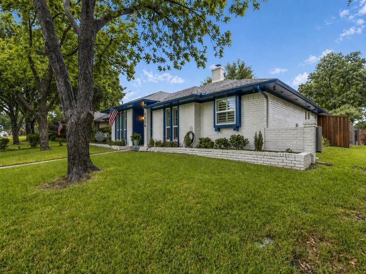 Property Photo:  2526 Dove Creek Lane  TX 75006 