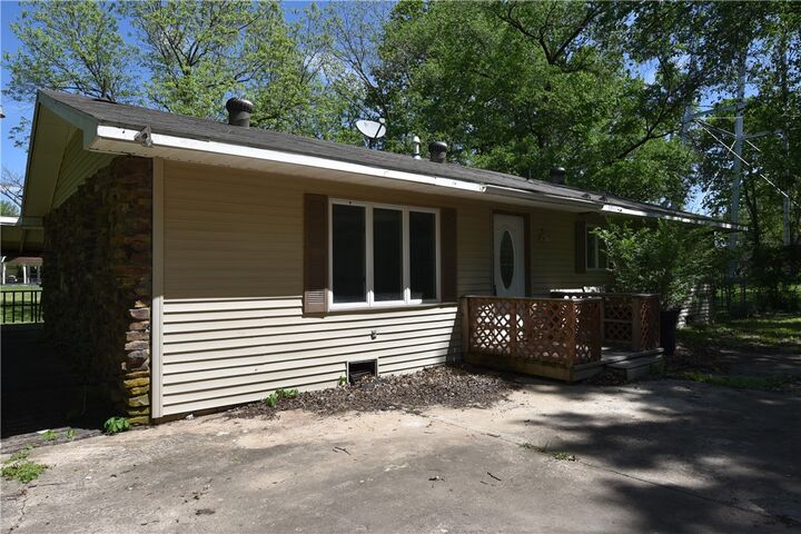 Property Photo:  142 Patton Street  AR 72751 
