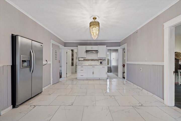 Property Photo:  6 Emmanuel St  MA 01570 