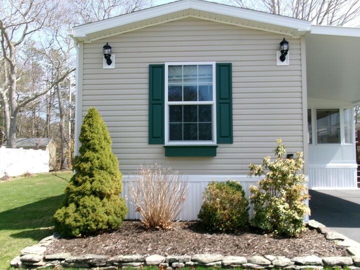 Property Photo:  5 Candlelight Drive  MA 02360 