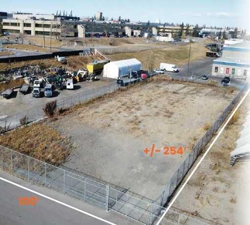 Property Photo: 229 33 Street NE AB T2A 4Y6