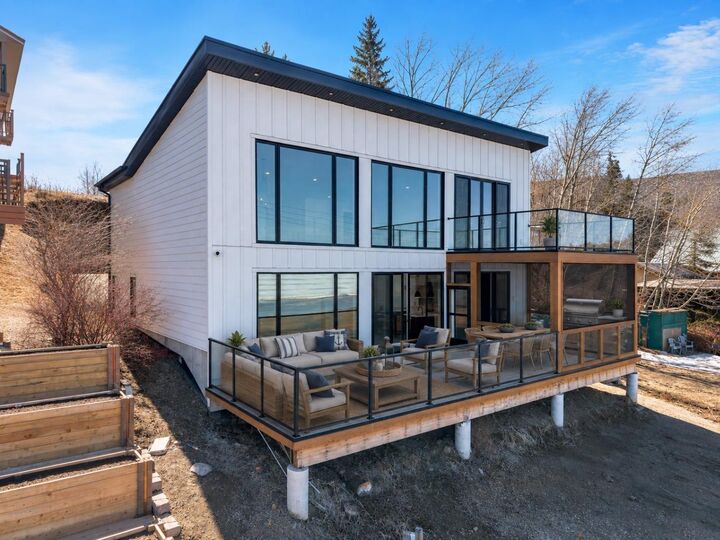 47 Bay View Street — photo 1