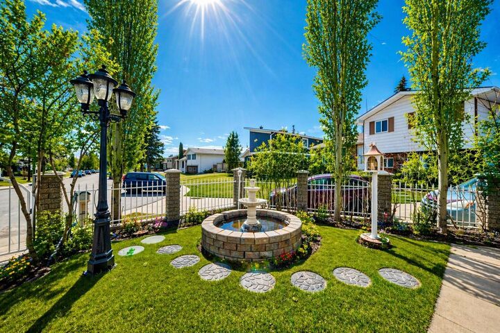 Photo de la propriété:  204 Whiteview Close NE  AB T1Y 1R3 