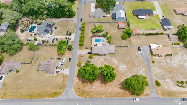 Property Photo: 4576 Woodbine Rd FL 32571