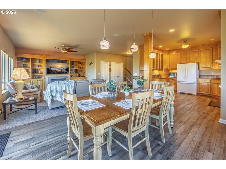 Property Photo:  1587 NW 39th St  OR 97367 