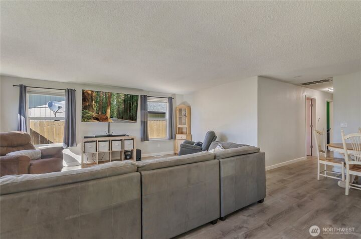 Property Photo:  933  13th Street SW  WA 98371 