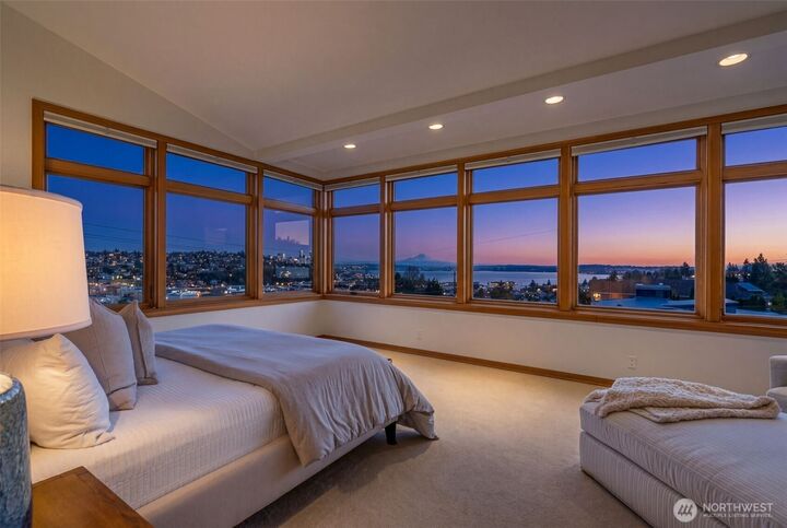 Property Photo: 2506 W Halladay Street WA 98199