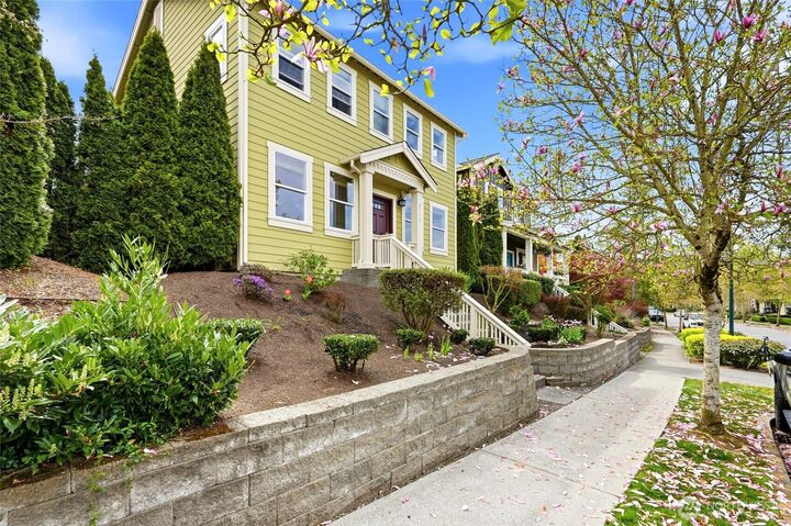 Property Photo:  2773 NE Magnolia Street  WA 98029 