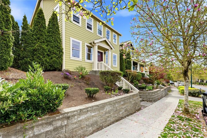 Property Photo:  2773 NE Magnolia Street  WA 98029 