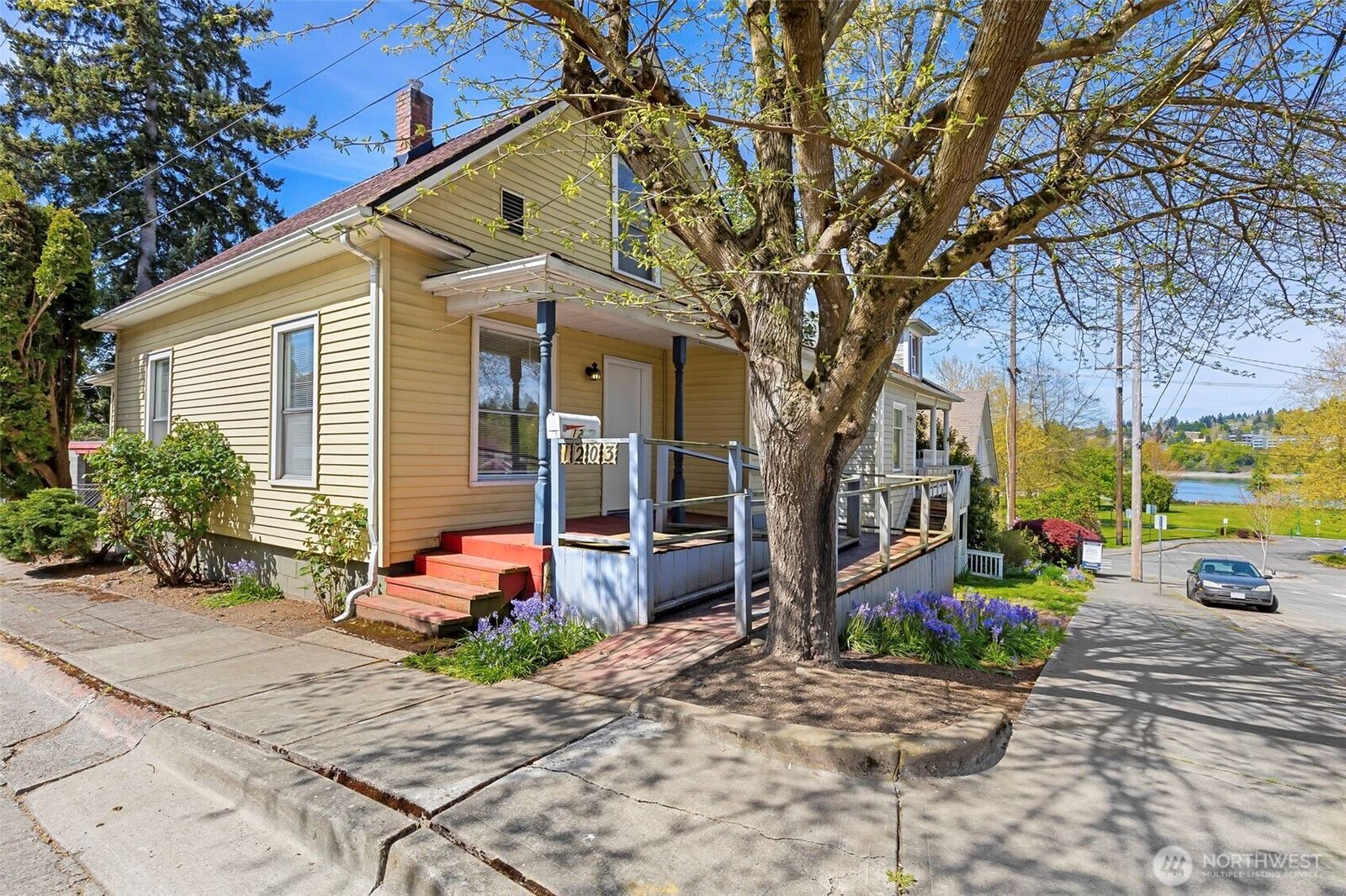 Property Photo:  1203  Pacific Avenue  WA 98337 
