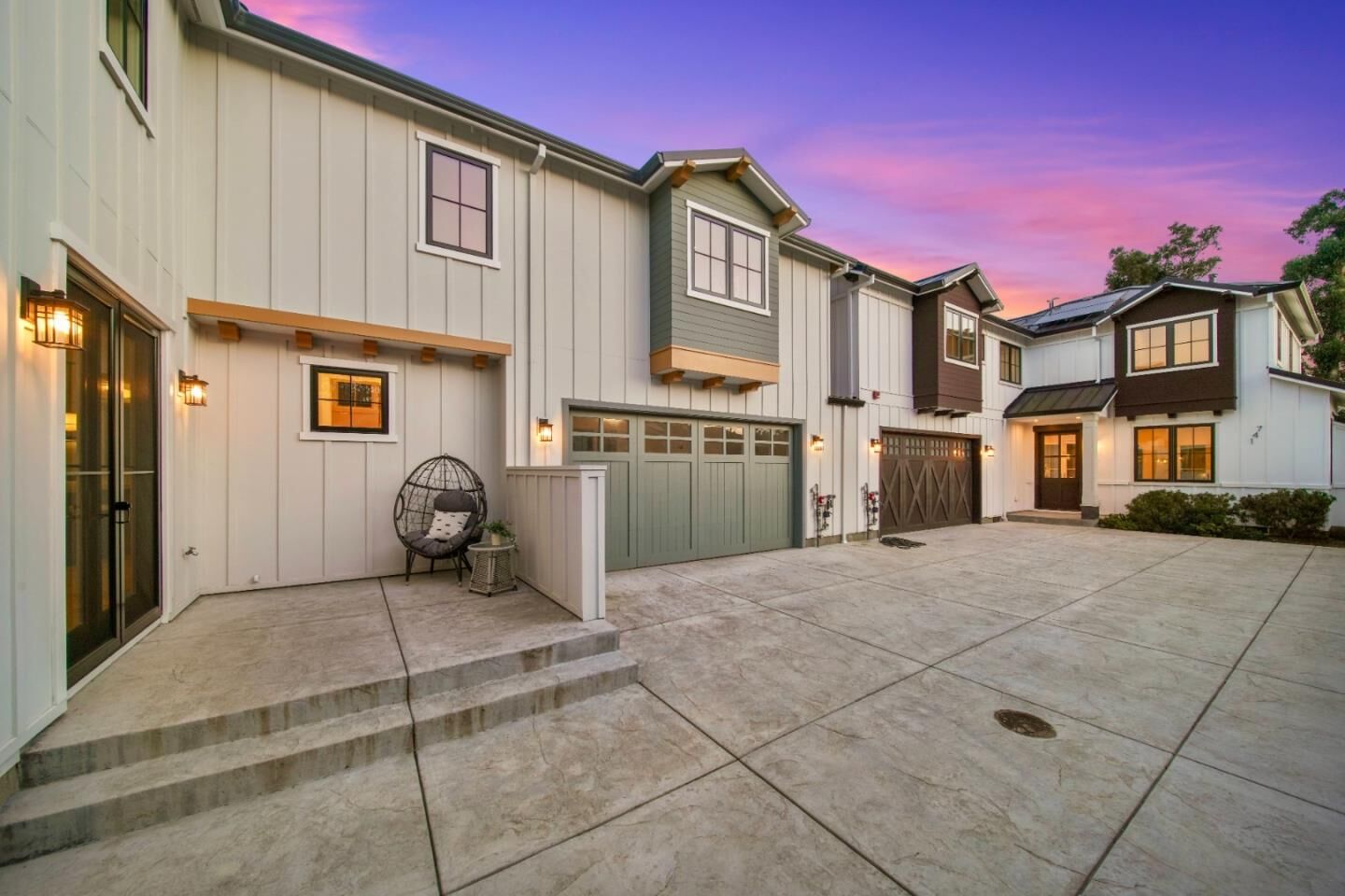 Property Photo:  739-741 Linden Avenue  CA 94010 