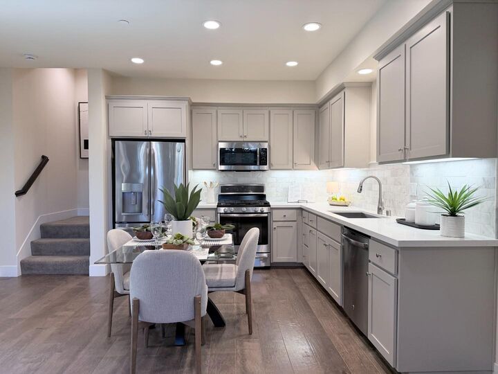Property Photo:  174 Tilton Avenue  CA 94401 