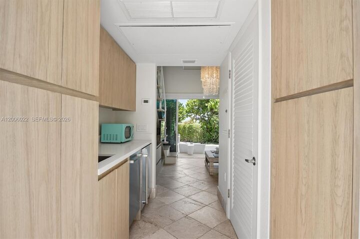 Property Photo:  100 S Pointe Cabana 14  FL 33139 