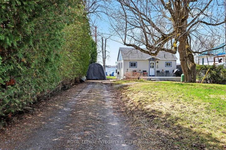 Property Photo: 109 Rideau Street S ON K7H 3C7