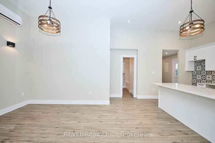 Property Photo: 406 Hennepin Avenue ON L3B 4T5