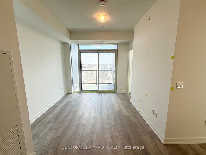 Photo de la propriété:  474 Caldari Road 1209  ON L4K 0R5 