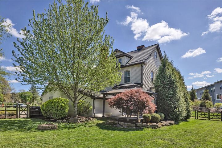 Property Photo: 1226 Mayview Rd PA 15241
