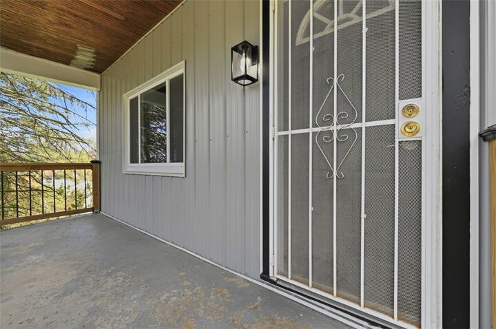 Property Photo:  1713 Belasco Ave  PA 15216 