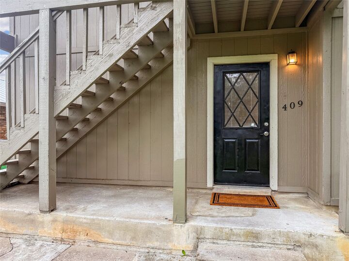 Property Photo:  409 Rawhide Loop  TX 78681 