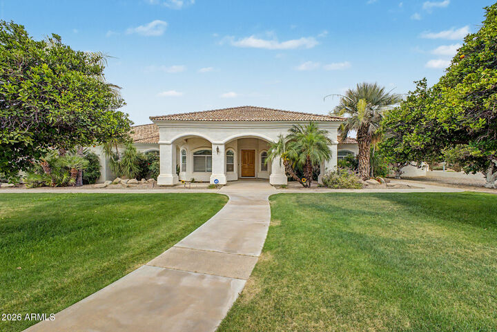Property Photo:  2266 N Lemon Street  AZ 85215 
