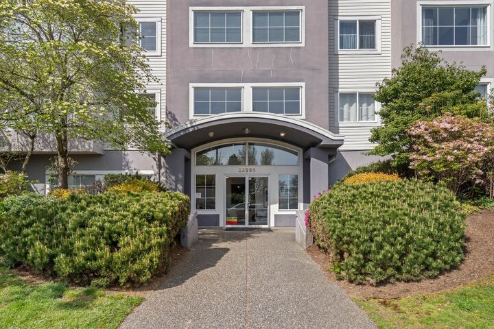 Property Photo: 33599 2 Avenue 305 BC V2V 6J3