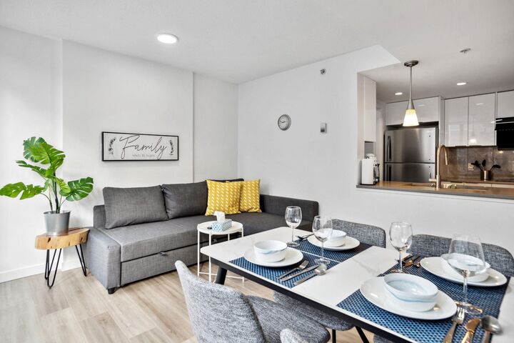 Property Photo: 618 Abbott Street 605 BC V6B 0C1