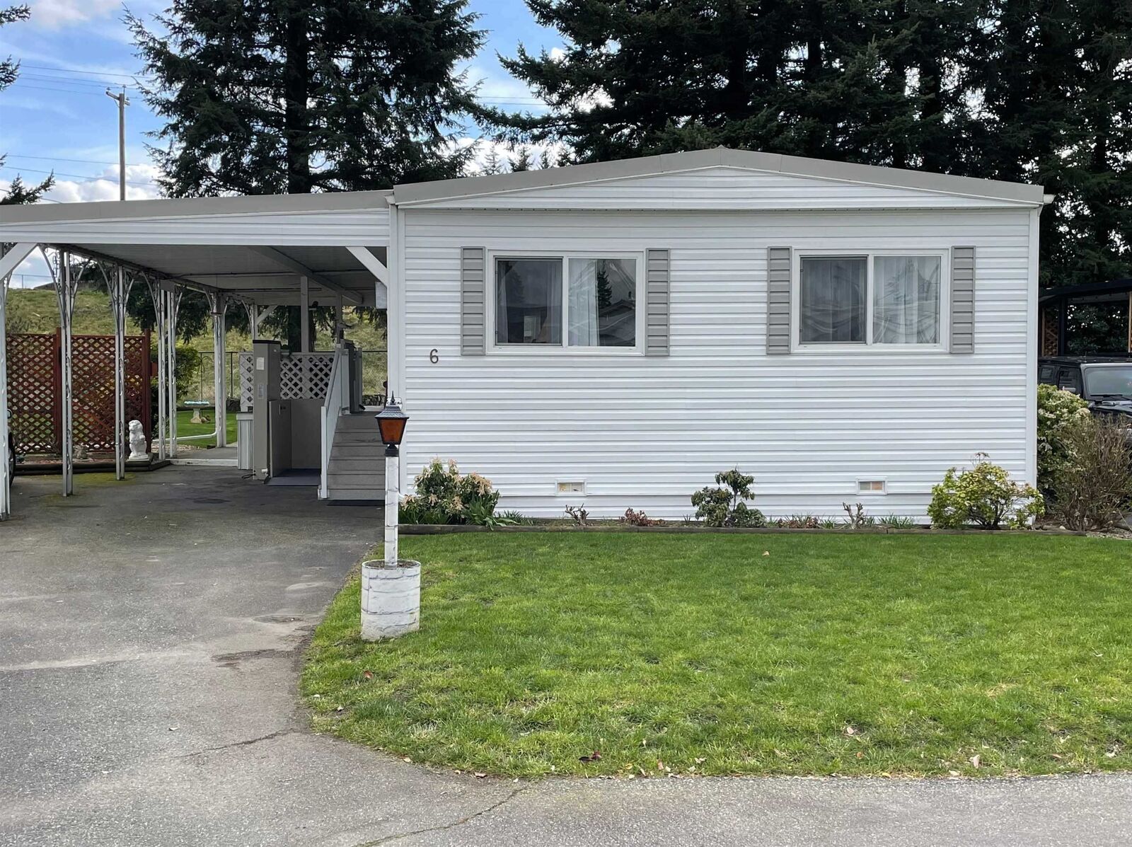Property Photo: 31313 Livingstone Avenue 6 BC V2T 4T2