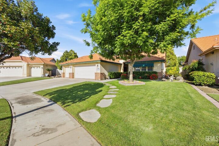 Property Photo:  3206 Province Rose Street  CA 93311 