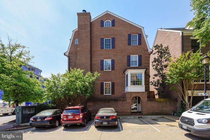 Property Photo:  317 S Union Street  VA 22314 