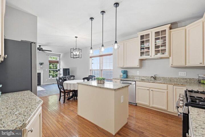 Property Photo:  14840 Links Pond Circle  VA 20155 