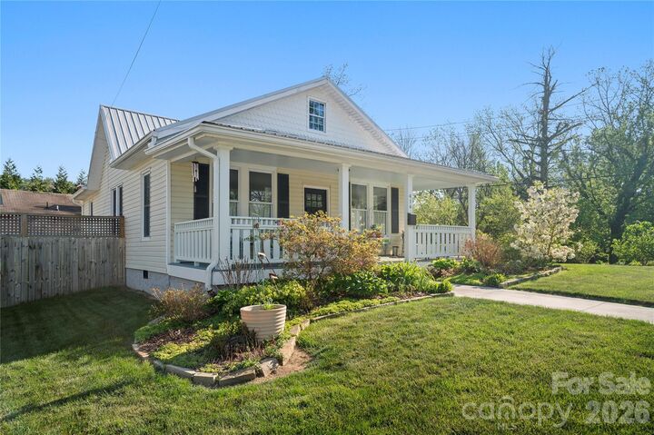 Property Photo:  416 3rd Avenue W  NC 28739 