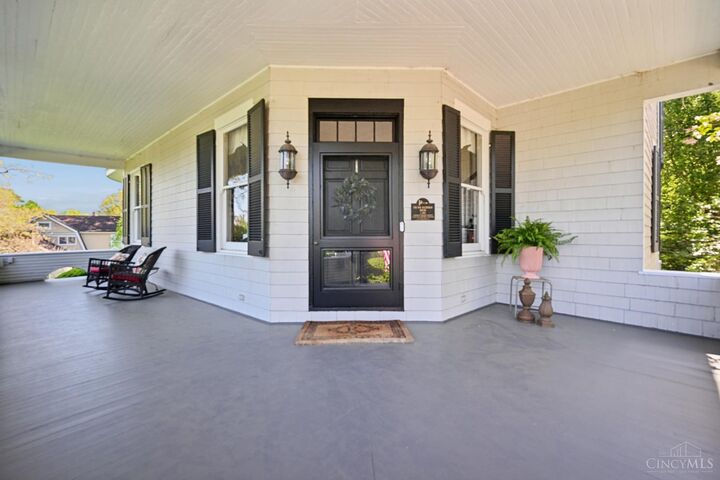 Property Photo:  835 Ivy Avenue  OH 45246 