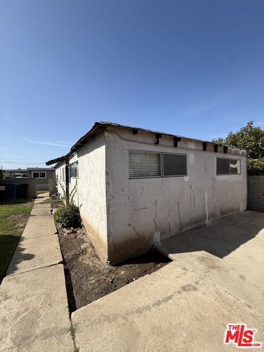 Property Photo: 3401 W 110th St CA 90303
