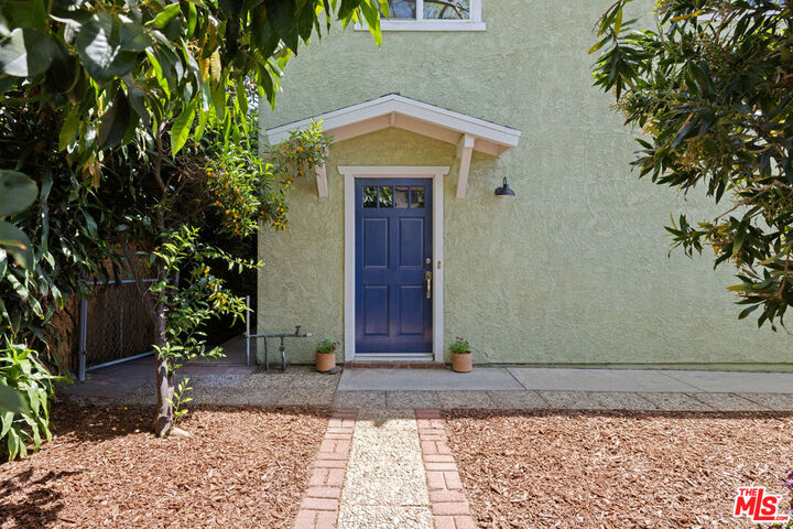 Property Photo:  236 S Avenue 22  CA 90031 