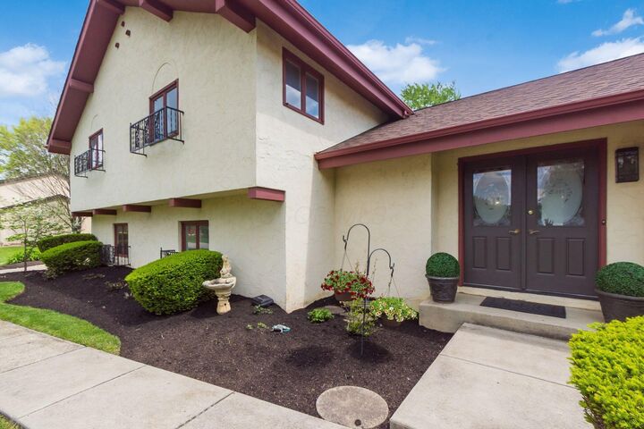 Property Photo:  240 Old Trail Drive  OH 43213 