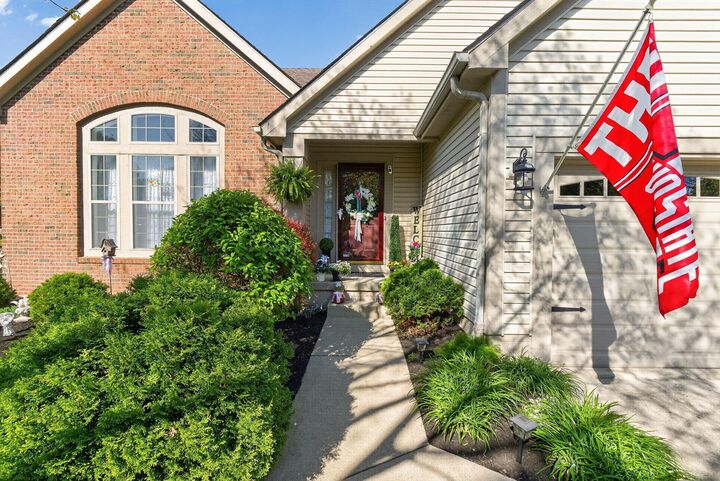 Property Photo:  6324 Rossmore Lane  OH 43110 