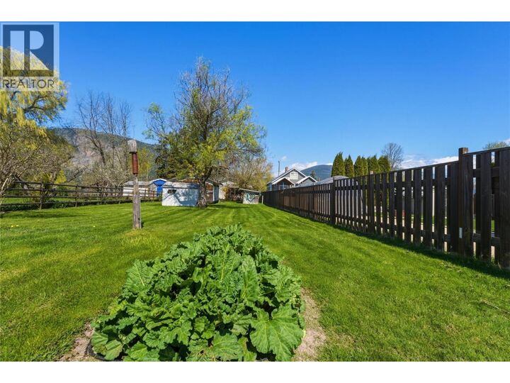 Property Photo:  4760 Canoe Beach Drive Drive Northeast  BC V0E 1K0 