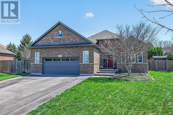 Property Photo:  19 Lampman Drive  ON L0S 1C0 