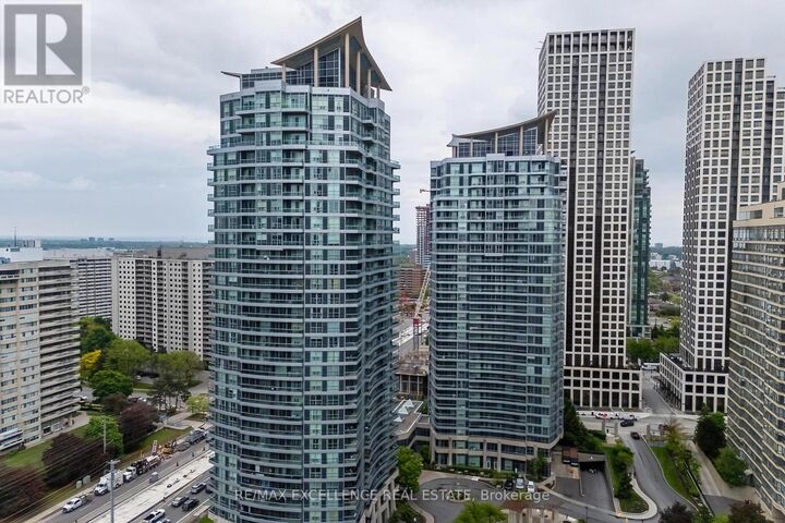 Property Photo:  33 Elm Drive 2102  ON L5B 4L2 