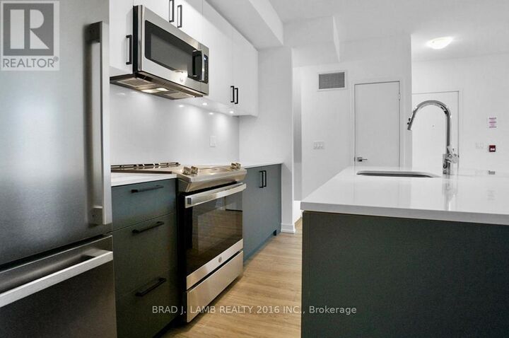 Property Photo:  35 Birchcliff Avenue 11  ON M1N 0C1 
