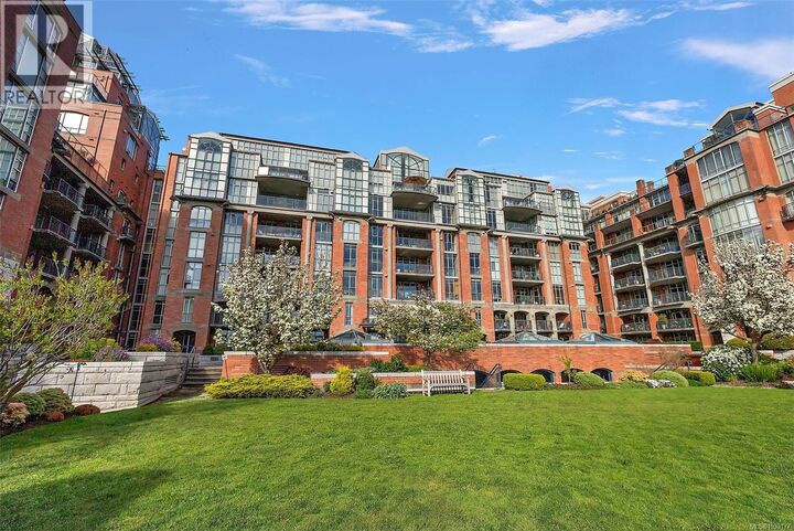 Property Photo:  21 Dallas Road 807  BC V8V 4Z9 