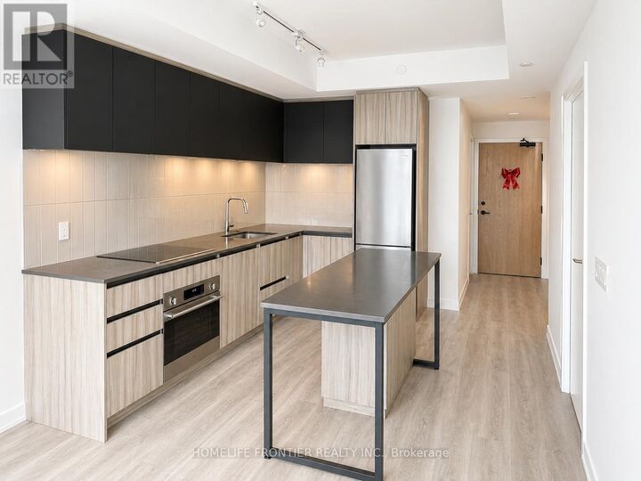 Property Photo: 7950 Bathurst Street 1013 ON L4J 0L4