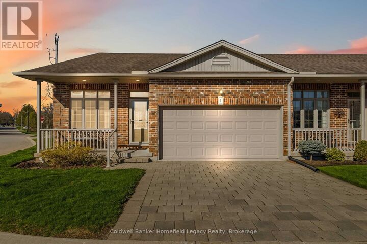 Property Photo:  220 Walnut Street 1  ON N0M 2J0 