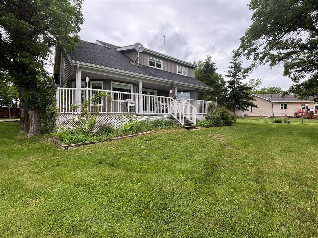 Property Photo: 114 Pleasant Valley Drive MB R0K 1G0