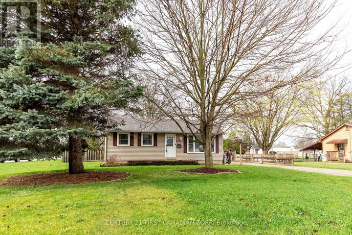 Photo de la propriété:  232 Queen Street  ON N7G 2J1 