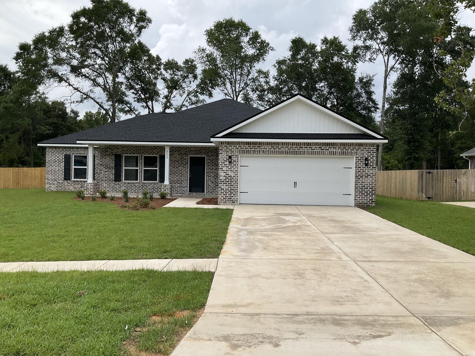 Property Photo: 6434 Kylito Circle FL 32539