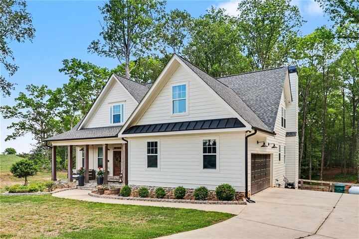 Property Photo:  11 Bradley Road  GA 30175 